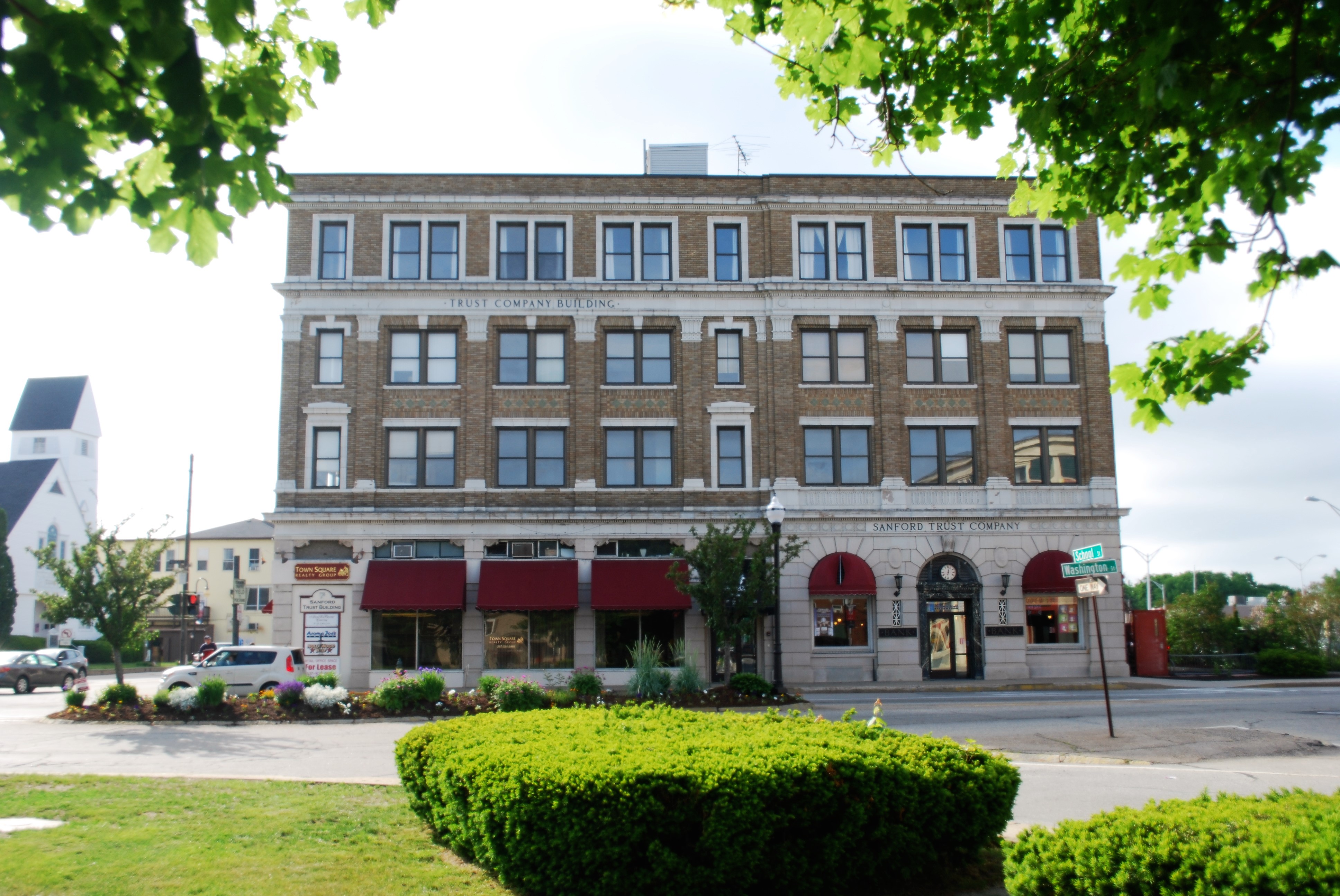 4 Washington Street Commercial Real Estate; Serving